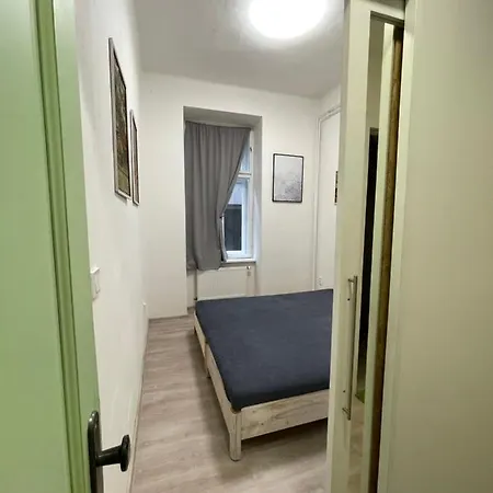 Appartement Red&black Centr, Na Hradbach 118