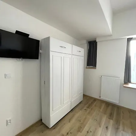Appartement Red&black Centr, Na Hradbach 118 *