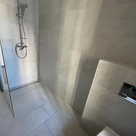 Red&black Centr, Na Hradbach 118 *